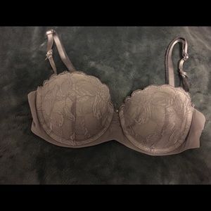 Victoria’s Secret 32C balconet bra